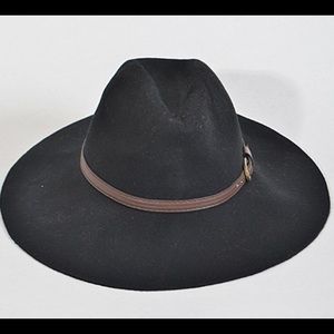 Beautiful multi style felt hat! Adjustable inside!